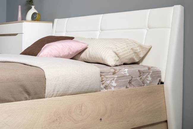 Кровать с подъёмным ортопедом Муссон 1600 с тумбочкой и комодом с зеркалом СВК цвет белый/дуб эндгрейн элегантный/кожзам белый