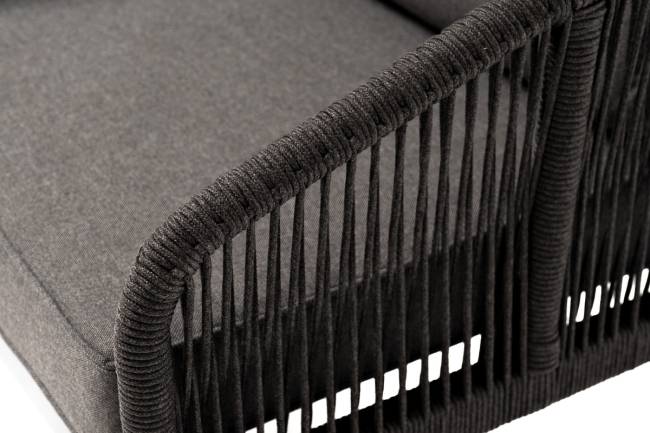 "Канны" кресло плетеное из роупа, каркас алюминий темно-серый (RAL7024) муар, роуп темно-серый круглый, ткань темно-серая 027, высота посадки 45 см